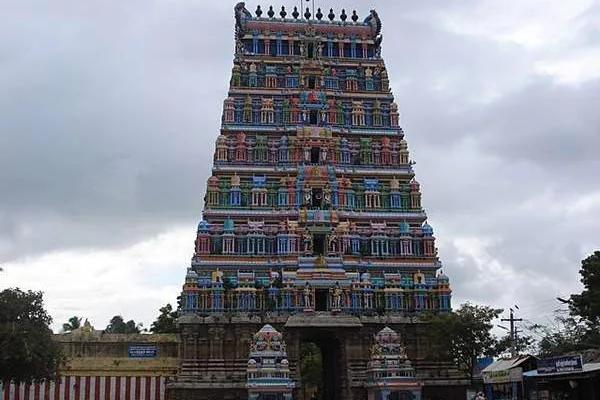 Residency near Uthirakosamangai Temple in Thiruppullani